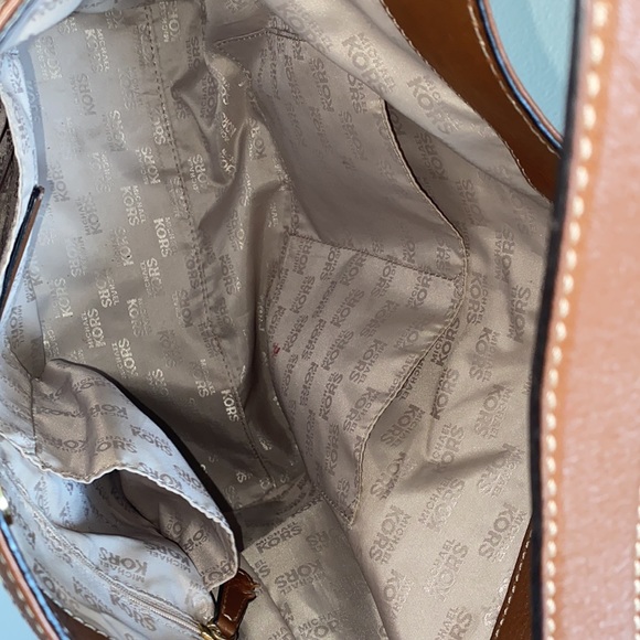 Michael Kors. 'jet Set' Code: B-1206 Taupe Brown Suede Leather Tote. - Picture 11 of 13